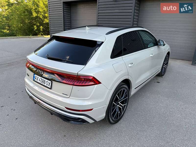 Внедорожник / Кроссовер Audi Q8 2022 в Харькове