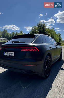 Внедорожник / Кроссовер Audi Q8 2022 в 
