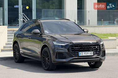 Внедорожник / Кроссовер Audi Q8 2018 в 