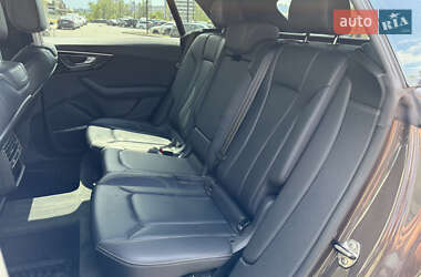 Внедорожник / Кроссовер Audi Q8 2018 в 