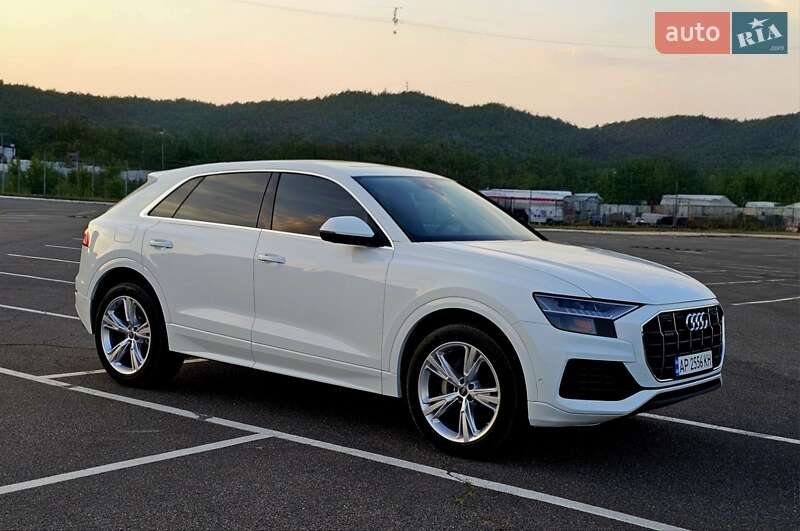 Внедорожник / Кроссовер Audi Q8 2023 в Киеве