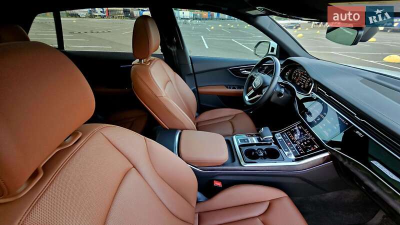 Внедорожник / Кроссовер Audi Q8 2023 в Киеве