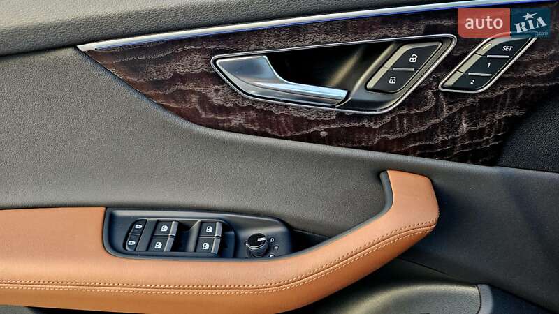 Внедорожник / Кроссовер Audi Q8 2023 в Киеве