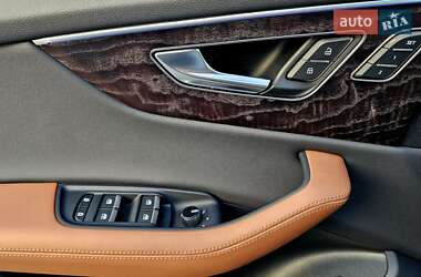 Внедорожник / Кроссовер Audi Q8 2023 в 