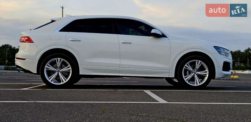 Внедорожник / Кроссовер Audi Q8 2023 в Киеве