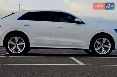 Внедорожник / Кроссовер Audi Q8 2023 в 
