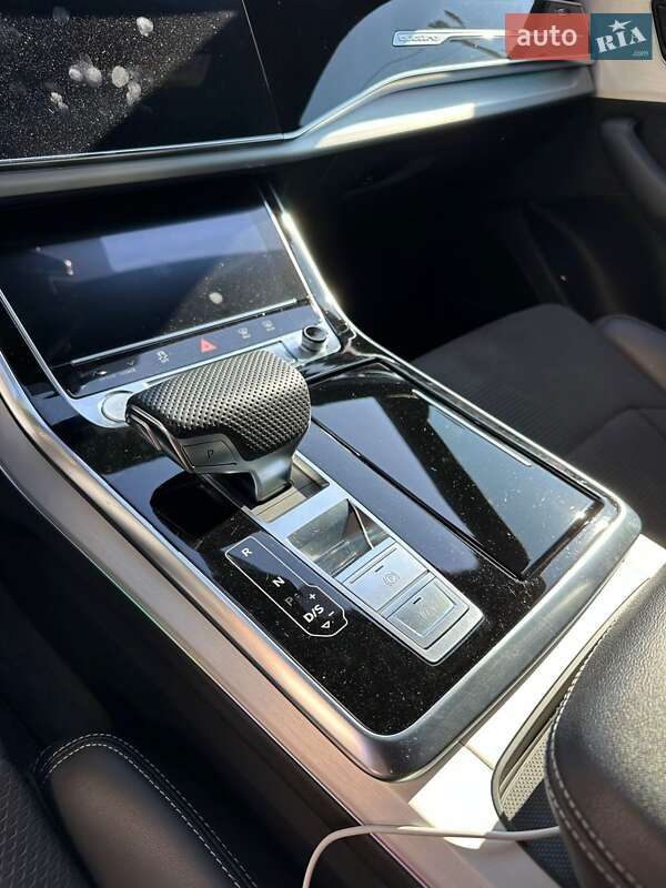 Позашляховик / Кросовер Audi Q8 2019 в Києві