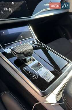 Внедорожник / Кроссовер Audi Q8 2019 в 