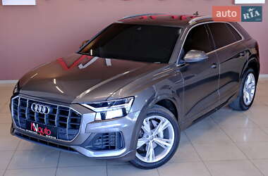 Позашляховик / Кросовер Audi Q8 2019 в 