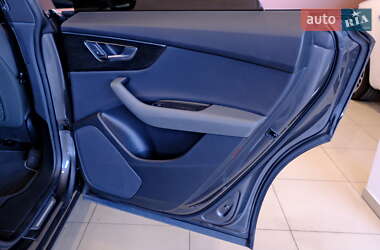 Позашляховик / Кросовер Audi Q8 2019 в 
