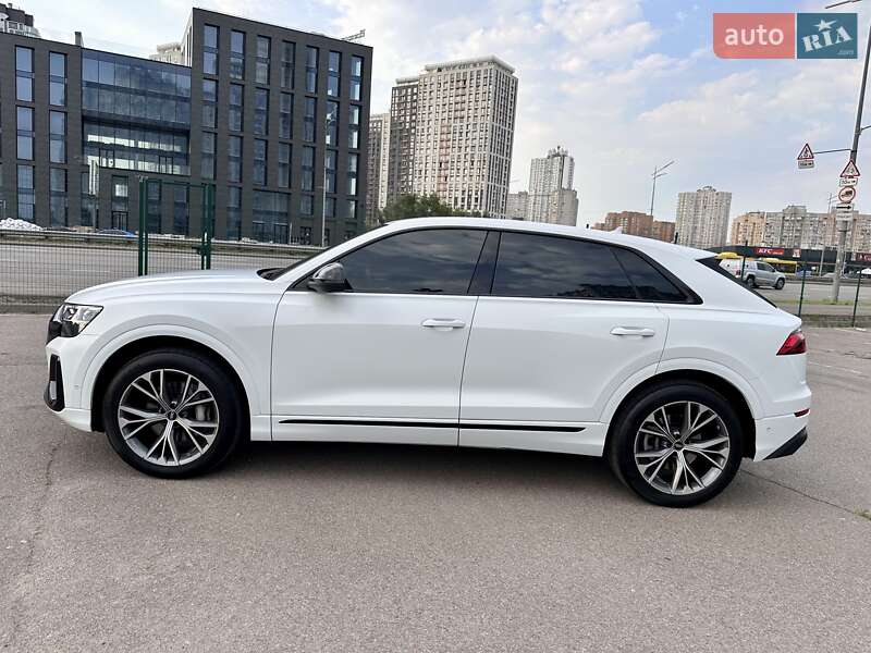 Позашляховик / Кросовер Audi Q8 2023 в Києві