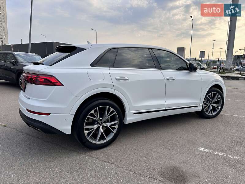 Позашляховик / Кросовер Audi Q8 2023 в Києві