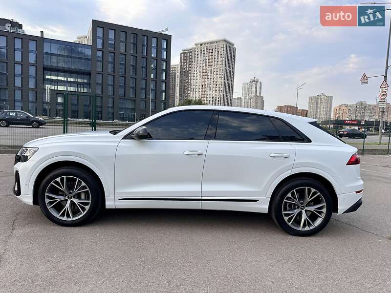 Позашляховик / Кросовер Audi Q8 2023 в Києві