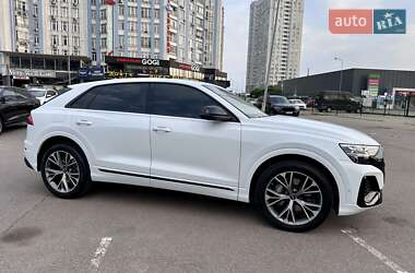 Внедорожник / Кроссовер Audi Q8 2023 в 