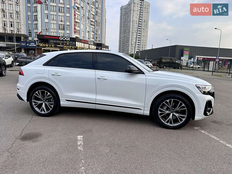 Позашляховик / Кросовер Audi Q8 2023 в Києві