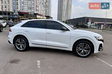 Внедорожник / Кроссовер Audi Q8 2023 в 