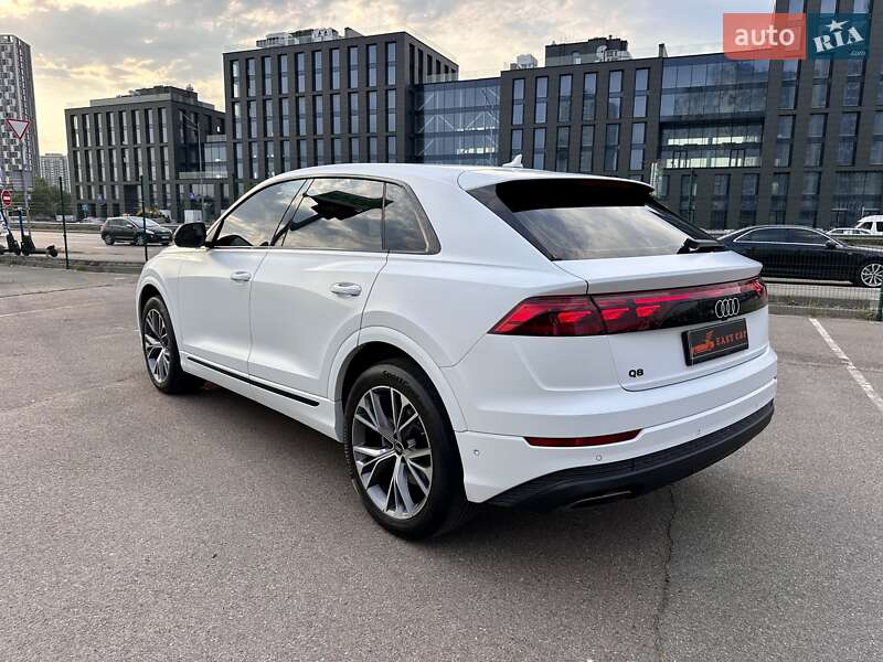 Позашляховик / Кросовер Audi Q8 2023 в Києві