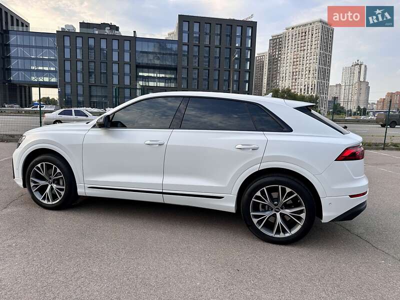 Позашляховик / Кросовер Audi Q8 2023 в Києві