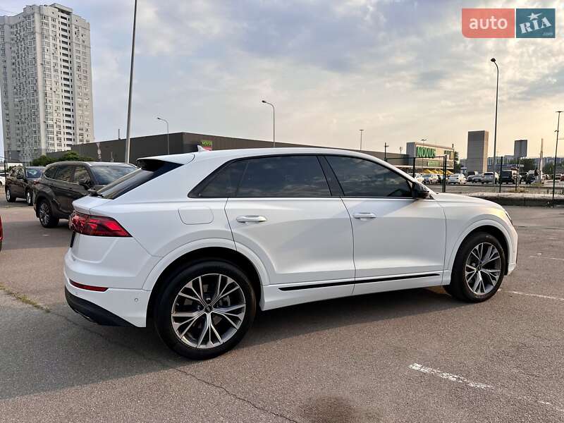 Позашляховик / Кросовер Audi Q8 2023 в Києві