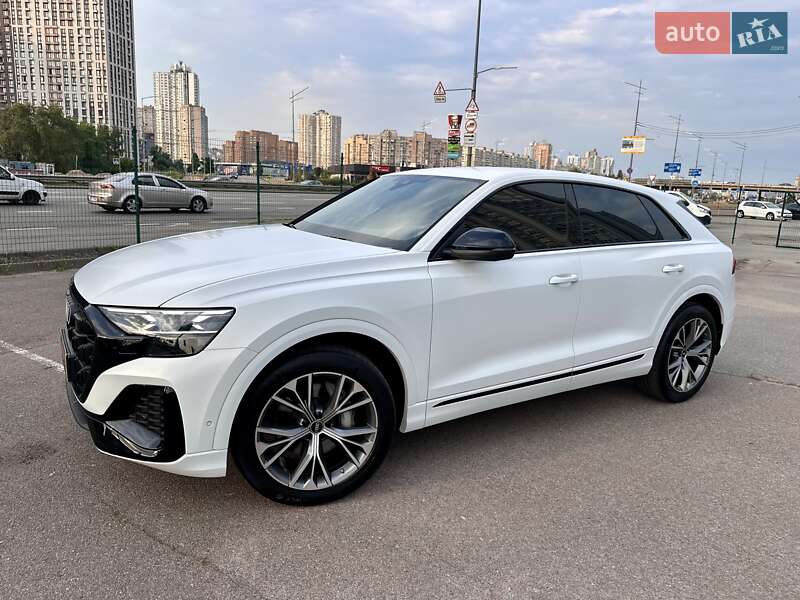 Позашляховик / Кросовер Audi Q8 2023 в Києві