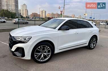 Внедорожник / Кроссовер Audi Q8 2023 в 