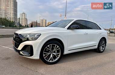 Внедорожник / Кроссовер Audi Q8 2023 в 