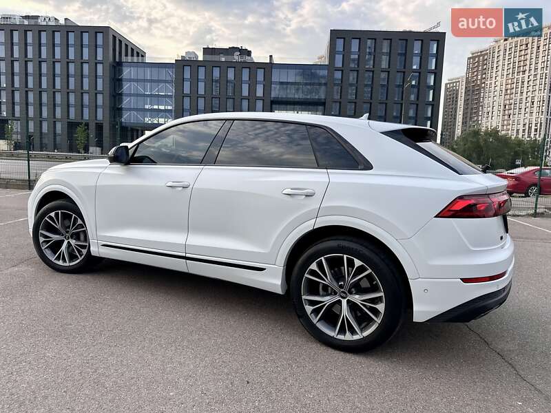 Позашляховик / Кросовер Audi Q8 2023 в Києві