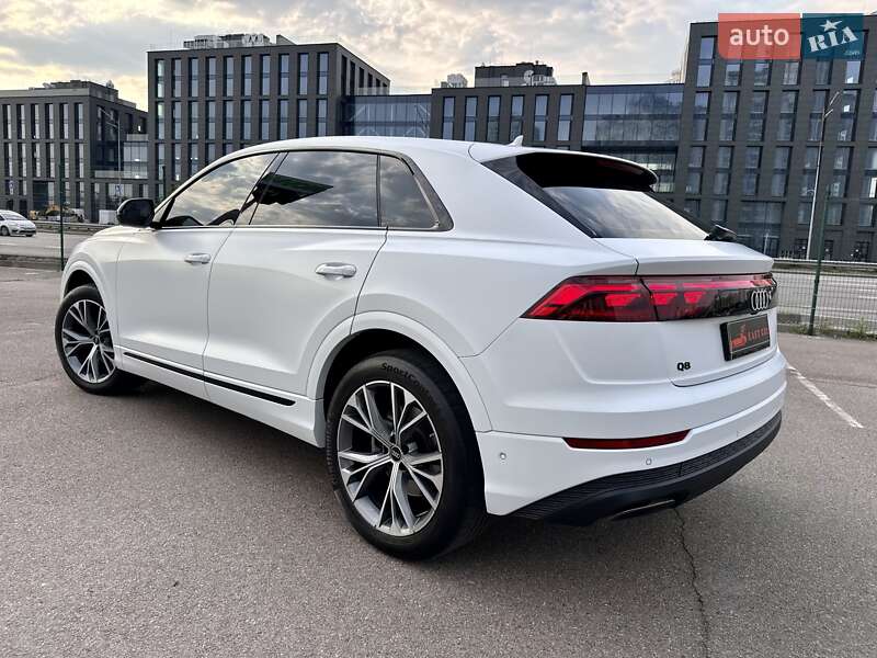 Позашляховик / Кросовер Audi Q8 2023 в Києві