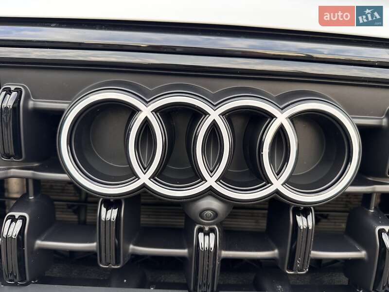 Позашляховик / Кросовер Audi Q8 2023 в Києві