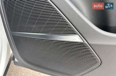 Внедорожник / Кроссовер Audi Q8 2023 в 