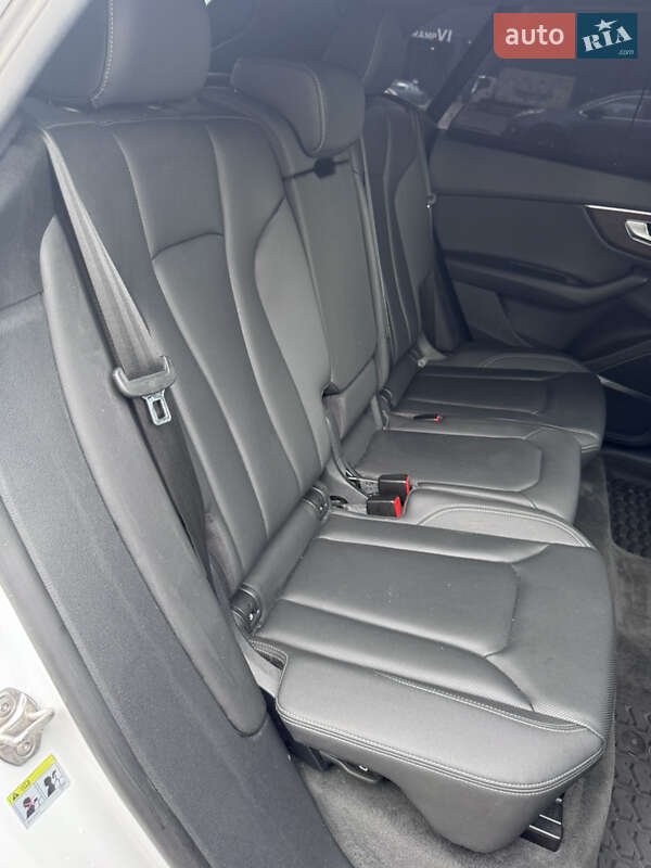 Внедорожник / Кроссовер Audi Q8 2018 в Киеве