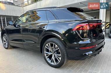Внедорожник / Кроссовер Audi Q8 2024 в 