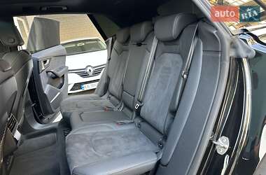 Внедорожник / Кроссовер Audi Q8 2024 в 
