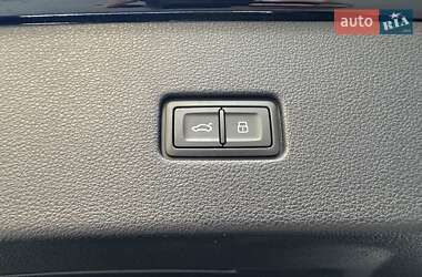 Внедорожник / Кроссовер Audi Q8 2024 в 