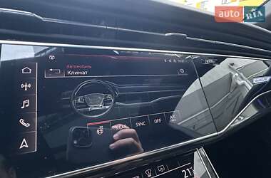 Внедорожник / Кроссовер Audi Q8 2024 в 