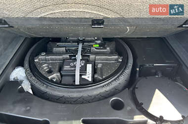 Внедорожник / Кроссовер Audi Q8 2023 в 