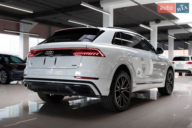 Внедорожник / Кроссовер Audi Q8 2022 в Хмельницком