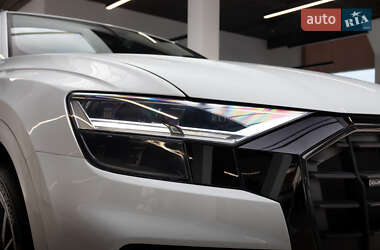 Внедорожник / Кроссовер Audi Q8 2022 в 