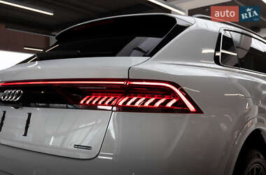 Внедорожник / Кроссовер Audi Q8 2022 в 