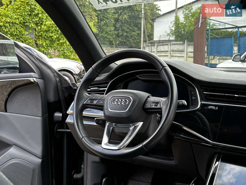 Позашляховик / Кросовер Audi Q8 2019 в Стрию