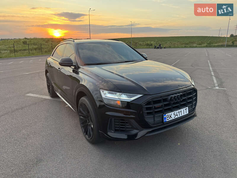 Позашляховик / Кросовер Audi Q8 2018 в Рівному