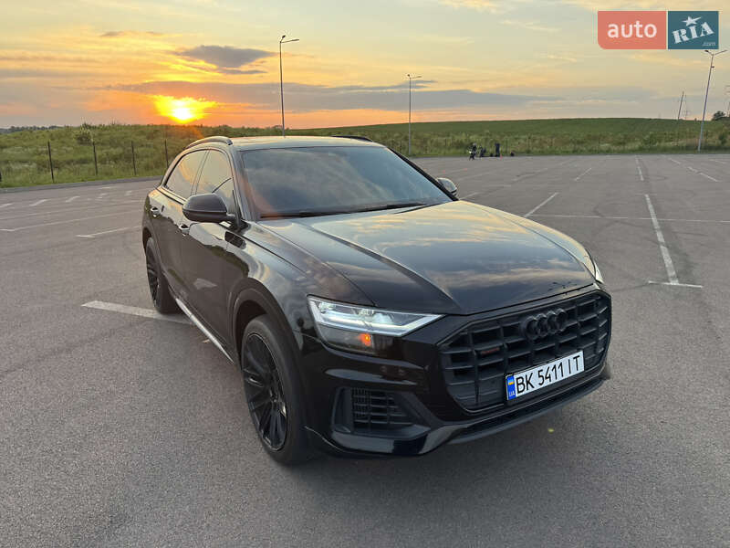 Позашляховик / Кросовер Audi Q8 2018 в Рівному