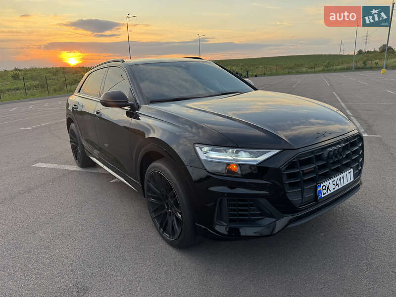 Позашляховик / Кросовер Audi Q8 2018 в Рівному