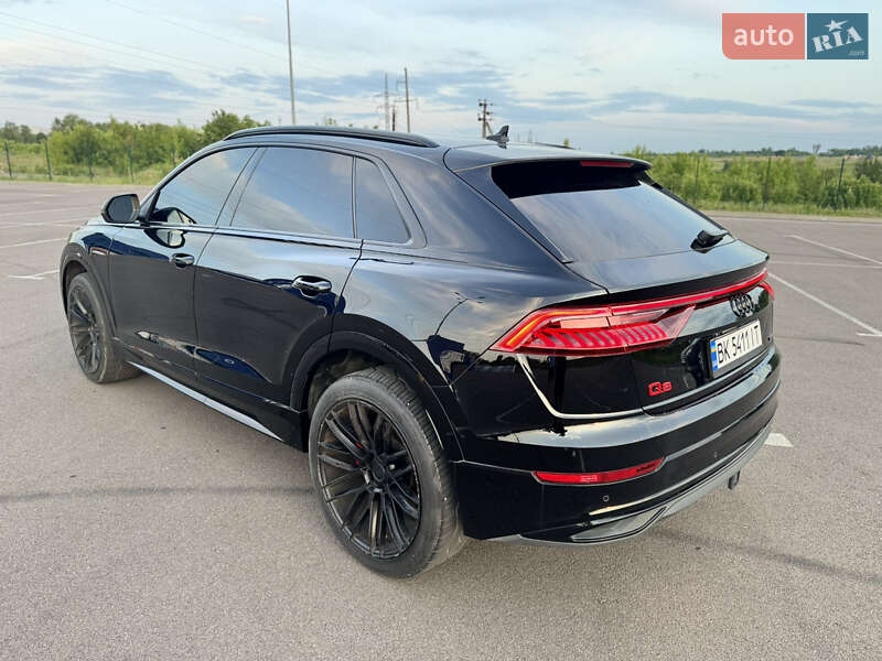 Позашляховик / Кросовер Audi Q8 2018 в Рівному