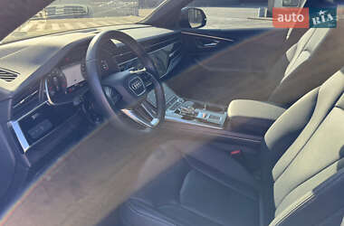 Позашляховик / Кросовер Audi Q8 2020 в 