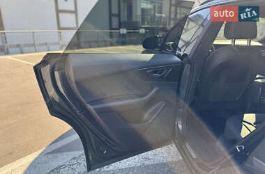 Позашляховик / Кросовер Audi Q8 2020 в 