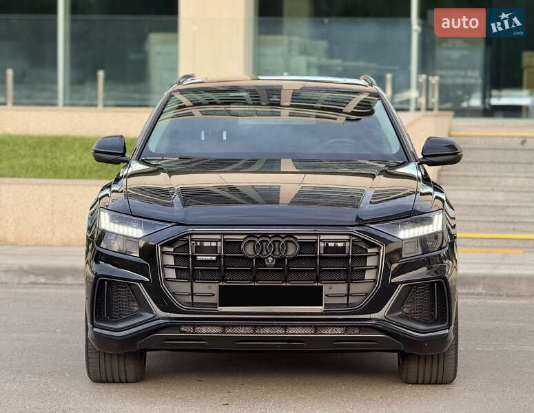 Позашляховик / Кросовер Audi Q8 2018 в Дніпрі