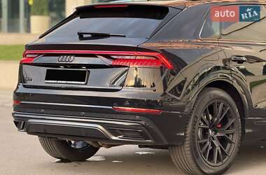 Внедорожник / Кроссовер Audi Q8 2018 в 