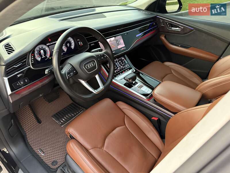 Позашляховик / Кросовер Audi Q8 2018 в Дніпрі