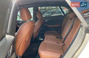 Внедорожник / Кроссовер Audi Q8 2021 в 